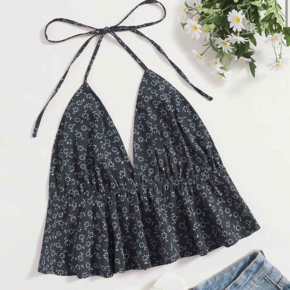 Ditsy floral tie back crop top